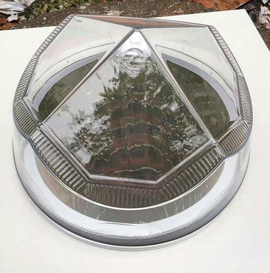 晶瑩剔透的鑽石形采光罩