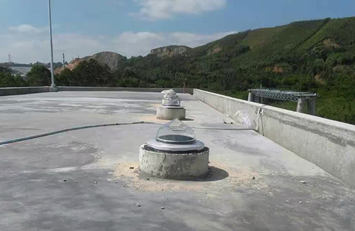 清遠東(dong) 坑變電站光導管照明室外安裝