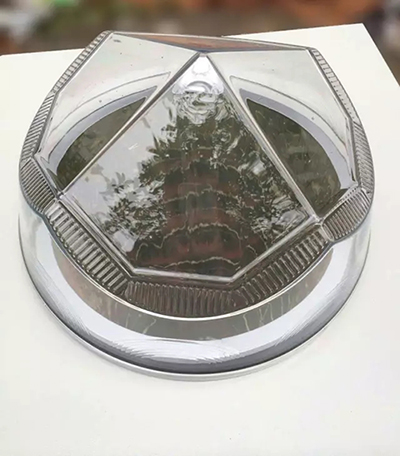 鑽石形采光罩